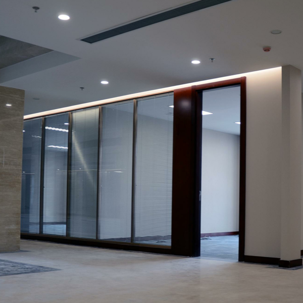 Premium Soundproof Glass Office Partition for Executive Workspaces & Meeting Rooms