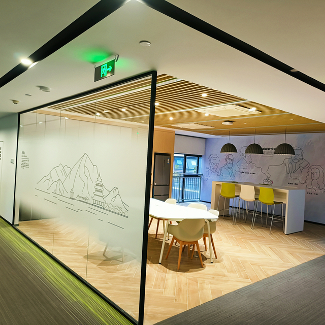 Hot Selling Single Layer Durable Frame Workspace Divider Easy Installation Office Glass Wall Partition