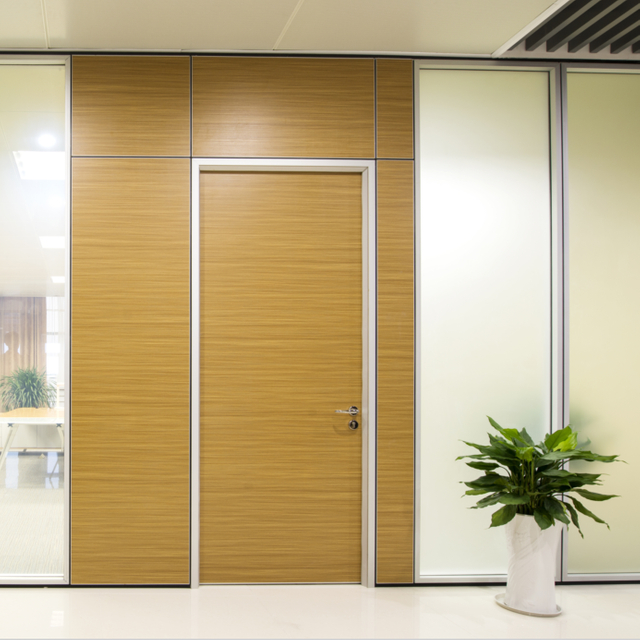 Executive Smart Glass Partition for Instant Privacy in Boardrooms