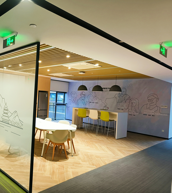 Customizable Tempered Glass Partition With Aluminum Alloy Frame for Office Building Meeting Room Modern Design